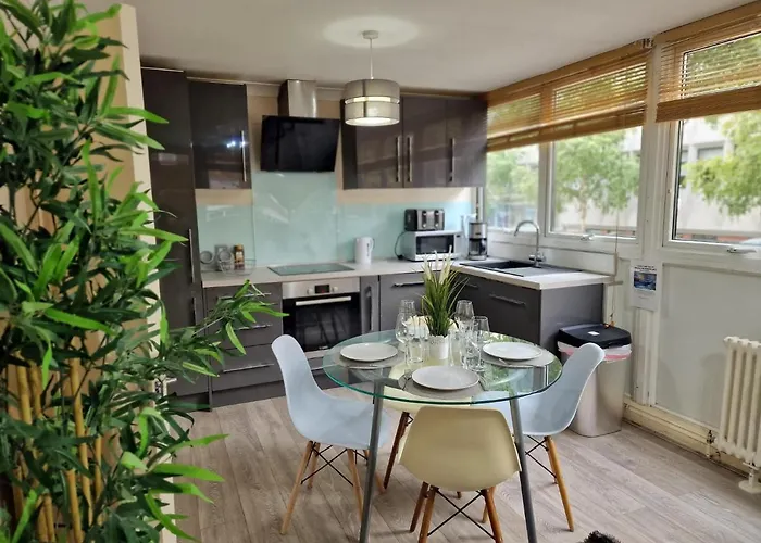 2 Bedrooms Flat In Great Location!